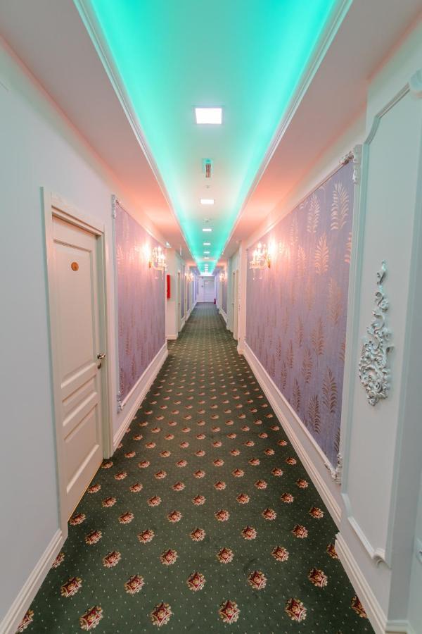 Hostel Parc Fălticeni المظهر الخارجي الصورة