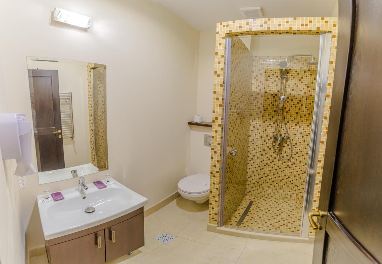 Hostel Parc Fălticeni المظهر الخارجي الصورة