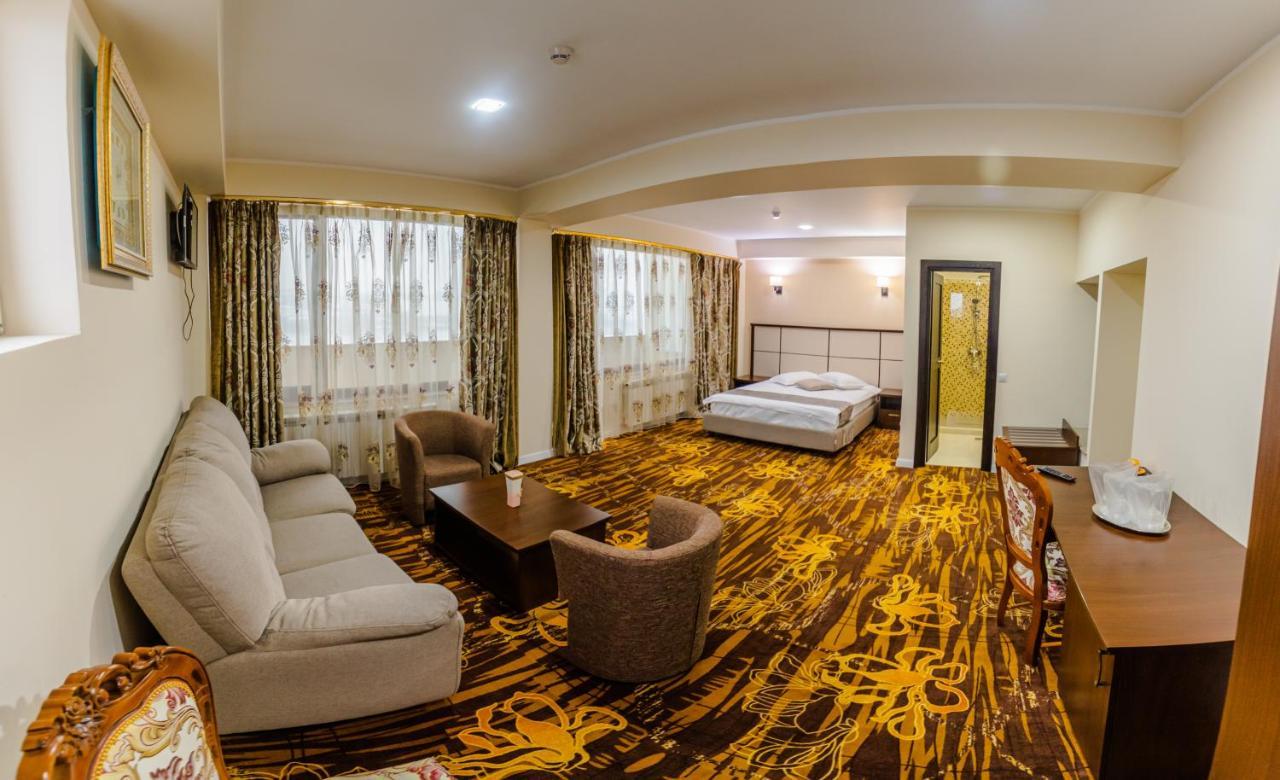 Hostel Parc Fălticeni المظهر الخارجي الصورة