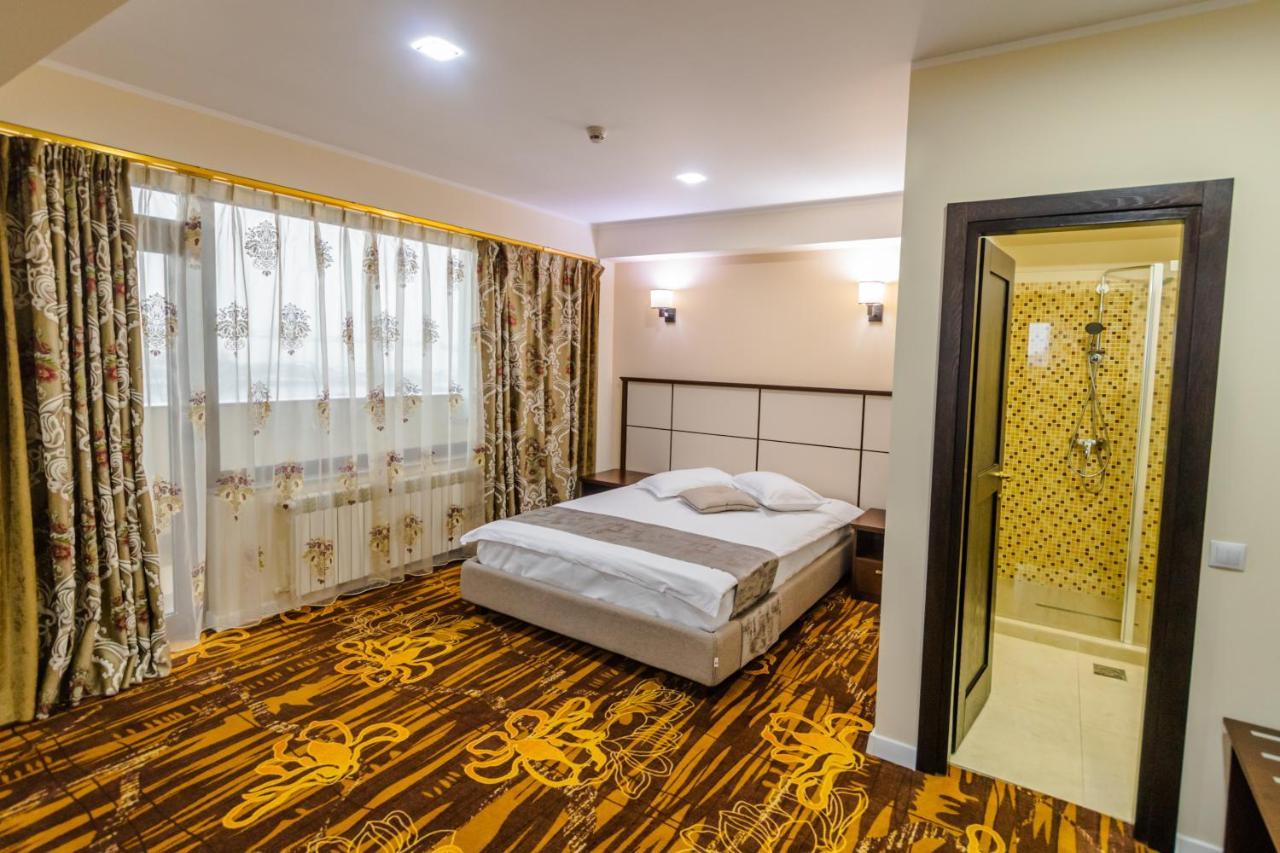Hostel Parc Fălticeni المظهر الخارجي الصورة
