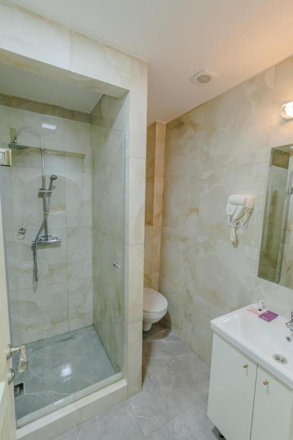 Hostel Parc Fălticeni المظهر الخارجي الصورة